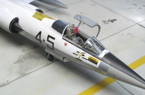 AERONAUTICA MILITARE F 104 S SCALA 1\100 