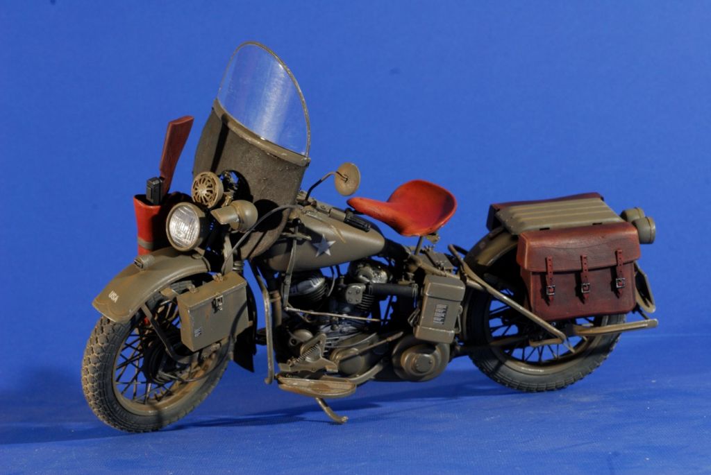 T48 Post Italeri 7401 WLA 750 American WWII Motorcycle Plastic Kit 1:9th Scale