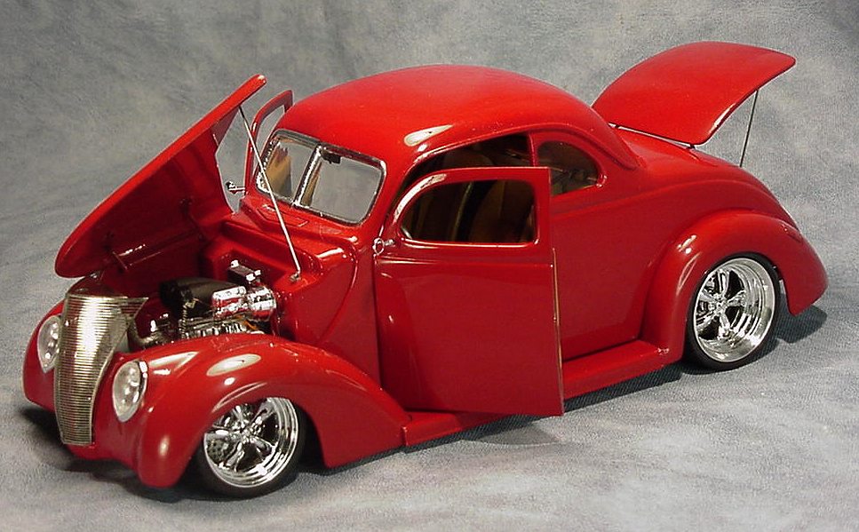 NEW Revell '37 FORD COUPE STREET ROD 1:24 Scale Model Kit ~ SEALED