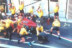 Pit stop rear shot.jpg (33309 bytes)