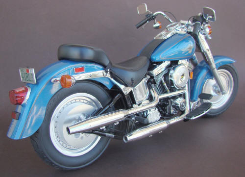 TAMIYA製の1/6スケール、FLSTFB Fat Boy Loモデル。 Building the Tamiya 1/6 HARLEY-DAVIDSON Fat Boy Lo Plastic