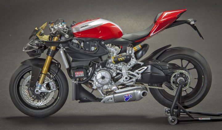 Tamiya 1/12 Ducati Panigale 1199 Custom Edition - Motorcycles