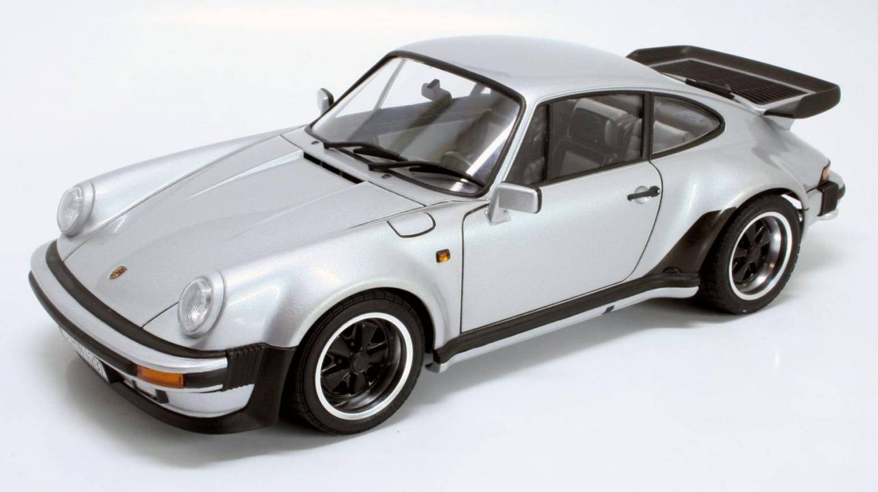 Miniature Porsche 934 en métal (1:24)