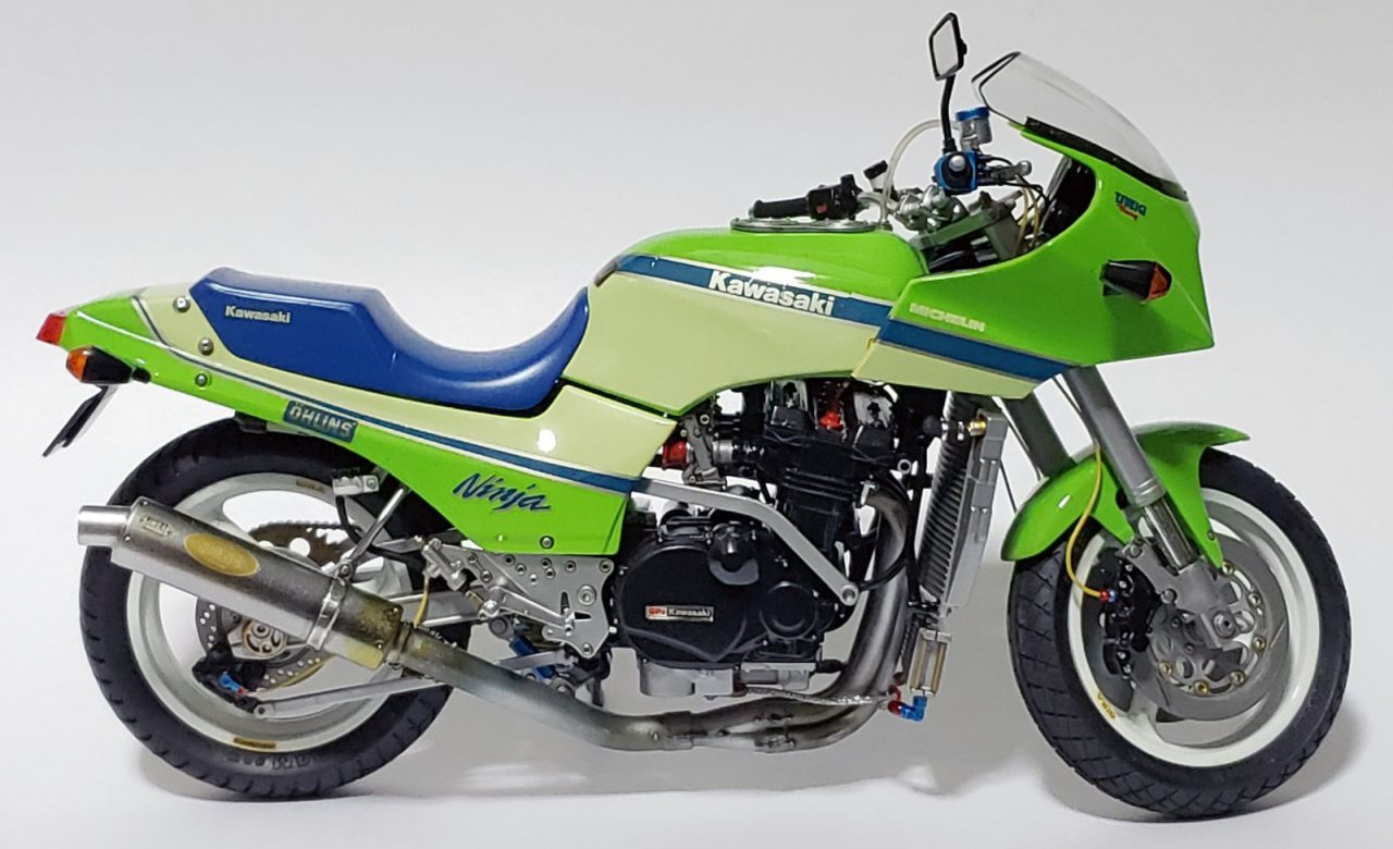 Kawasaki GPZ 900R - Ninja Performance Portfolio 1984-1996: Brooklands Books  Ltd: 9781855205574: : Books